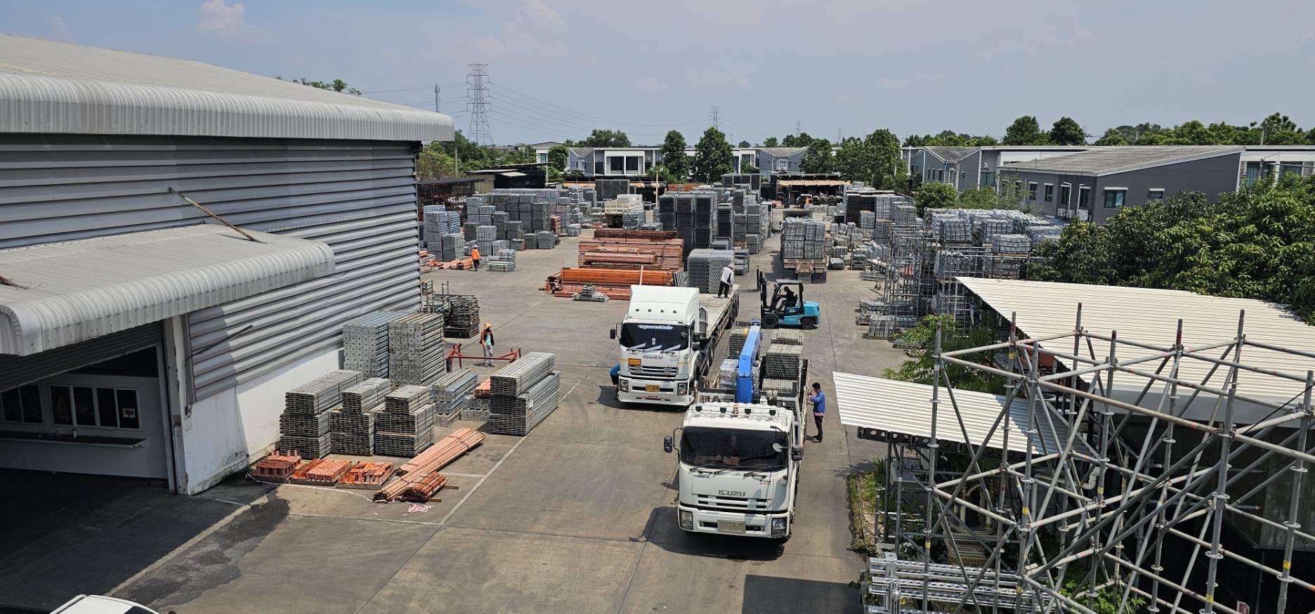 ซูคูทไทย | บริการรับเหมาติดตั้งนั่งร้านระบบลิ่มล็อค นั่งร้านสูง และแบบหล่อคอนกรีต